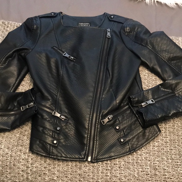 Guess leather bomber jacket - Picture 7 of 8
